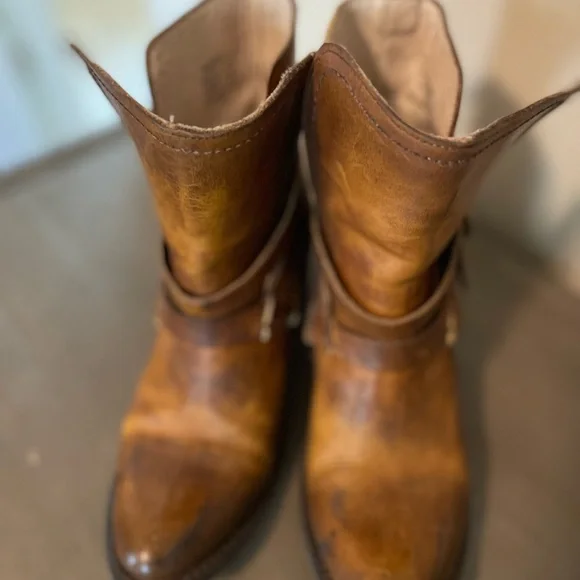 FREEBIRD by Steven Distressed Brown Leather Boots! - Picture 9 of 9